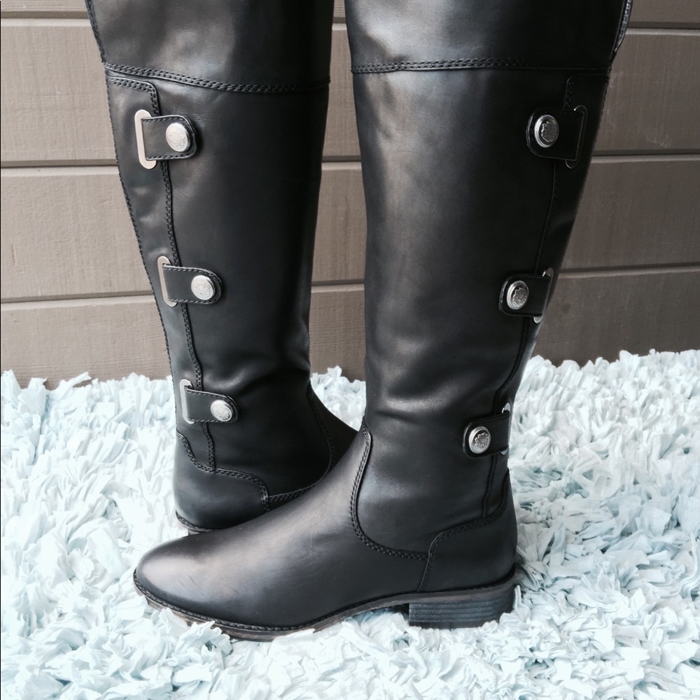 Excellent 👢 boots they go with any outfit skinny jeans, dress, skirt, shorts